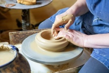 Töpferein an der Drehscheibe